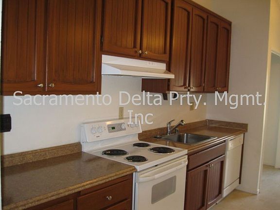 5th image of 2818 Pepper Oaks Dr