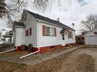 816 West St, Bristow, IA 50611