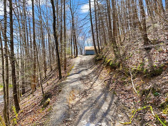 2nd image of 1197 Beans Fork Rd