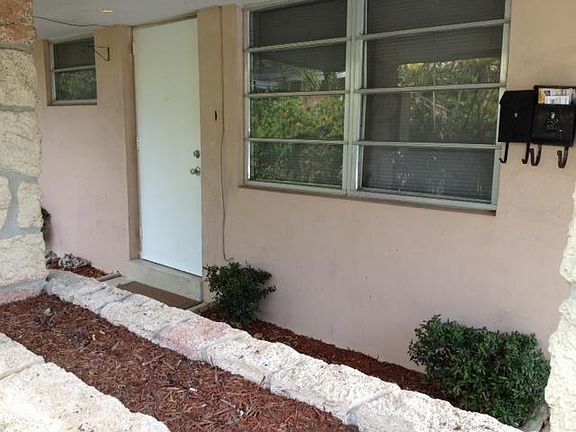 2nd image of 813 SE 13th St #1
