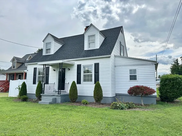312 Frontier Dr, Staunton, VA 24401