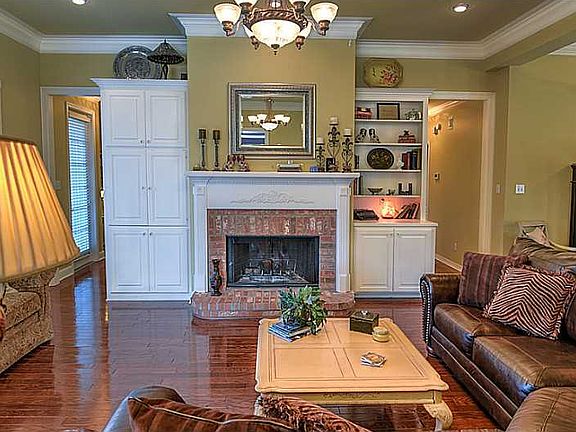 4th image of 5024 Sweetwater Dr