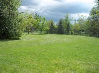 5030 Rollman Estates Dr, Cincinnati, OH 45236