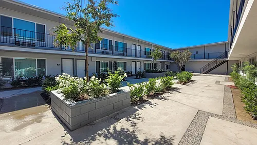 6933 N. Rosemead Photo 1
