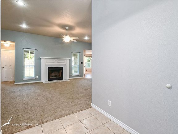 4th image of 926 Swift Water Dr