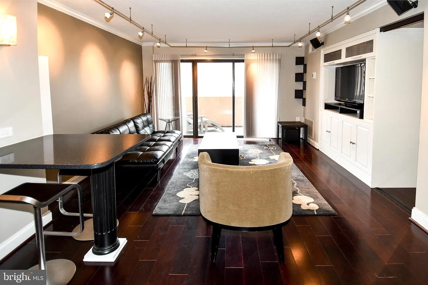 1 bed, 627 sqft, $2,300 — Photo 4