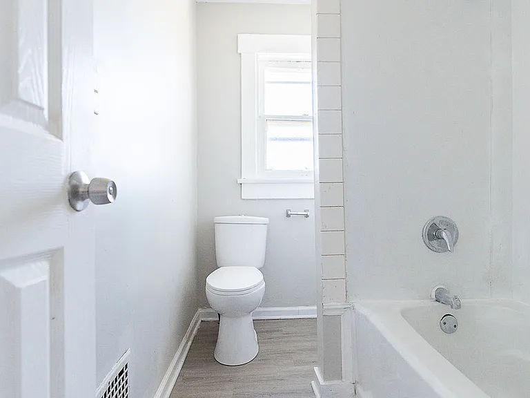 2141 Philadelphia Dr — Photo 29