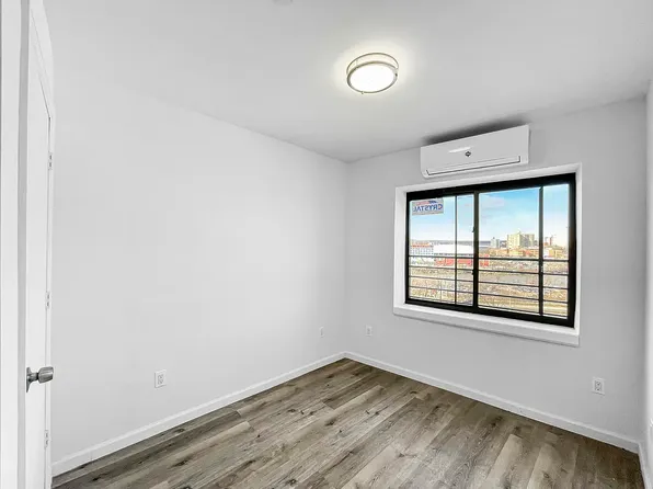 2588 Heath Avenue image 7 of 8