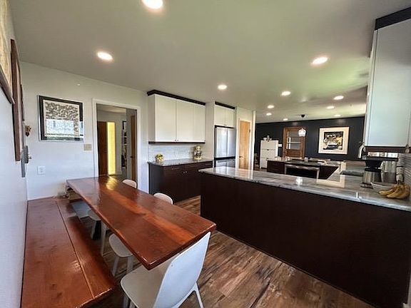 5th image of 1072 Colina Dr