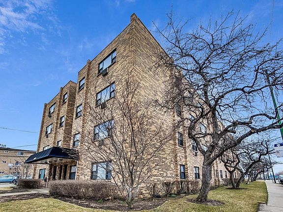 2nd image of 6400 N Ridge Blvd APT 402