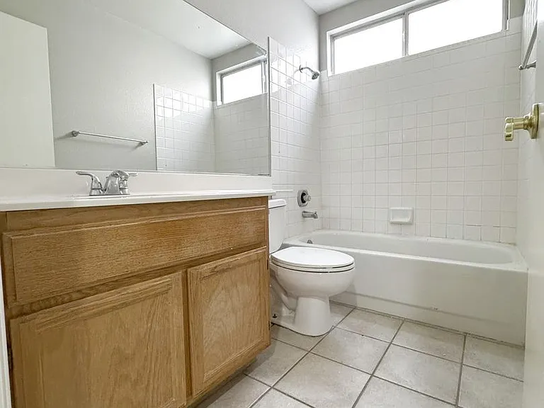 325 Cavalla St — Photo 20