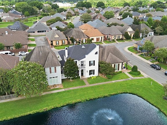 5th image of 406 Harbor Bend Blvd