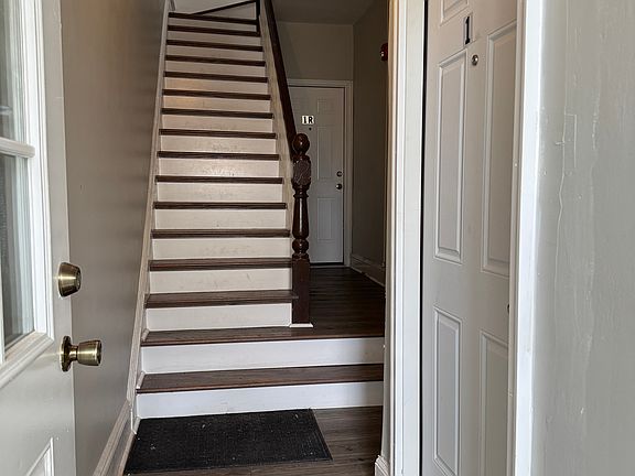 3rd image of 158 Lincoln Pl APT 1R