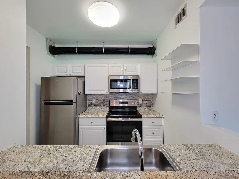 7119 N Holiday Dr — Photo 7