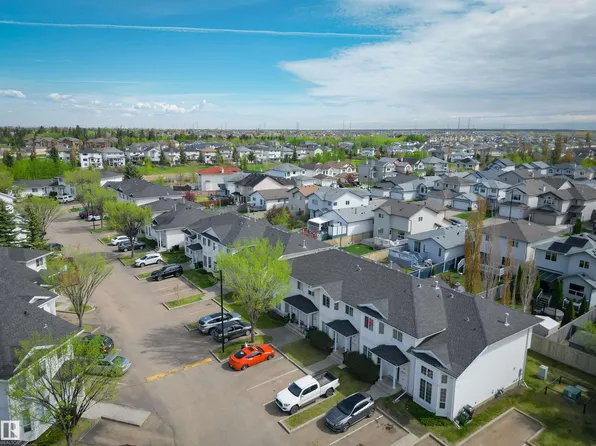 3380 28a Ave NW #11, Edmonton, AB T6T 1V4