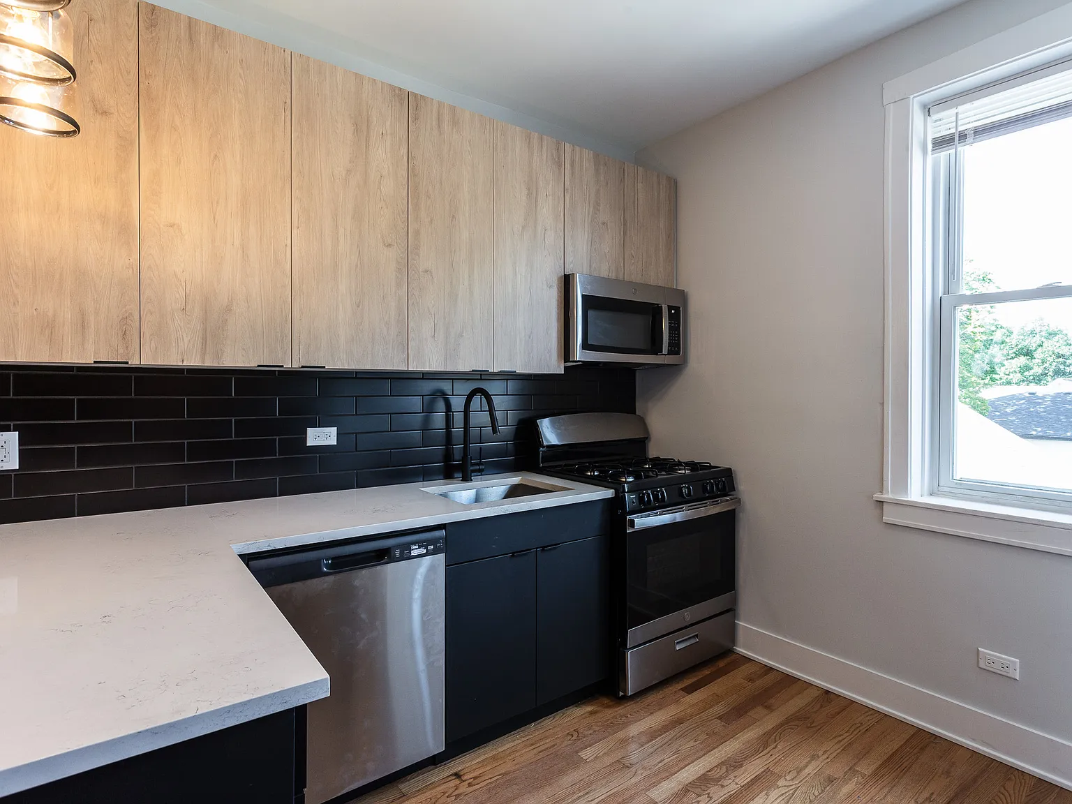 1 bed, 650 sqft, $1,795 — Photo 3