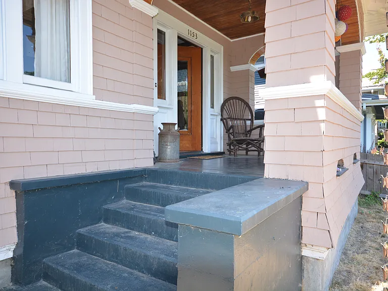 1153 17th Ave E — Photo 41