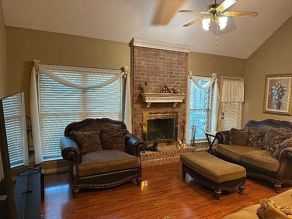 5th image of 4124 Meadow Field Ln