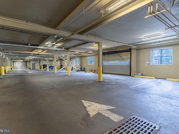 4th image of 700 New St Unit 302