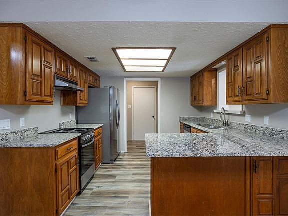 5th image of 561 Mount Pleasant Rd