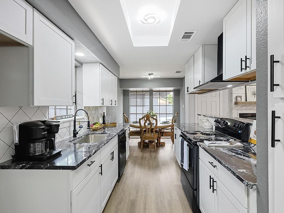 1st image of 2716 Southpark Ln