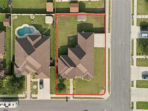 4th image of 522 Camila St