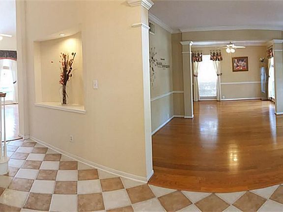 3rd image of 4311 Lakeside Meadow Dr