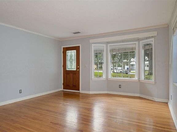 5th image of 633 Marmora Ave