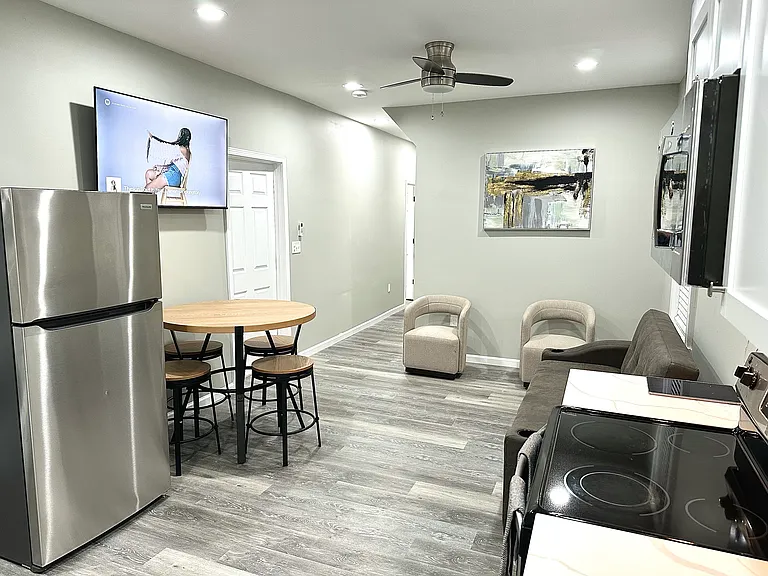 5107 Ivanhoe Ave #B — Photo 10