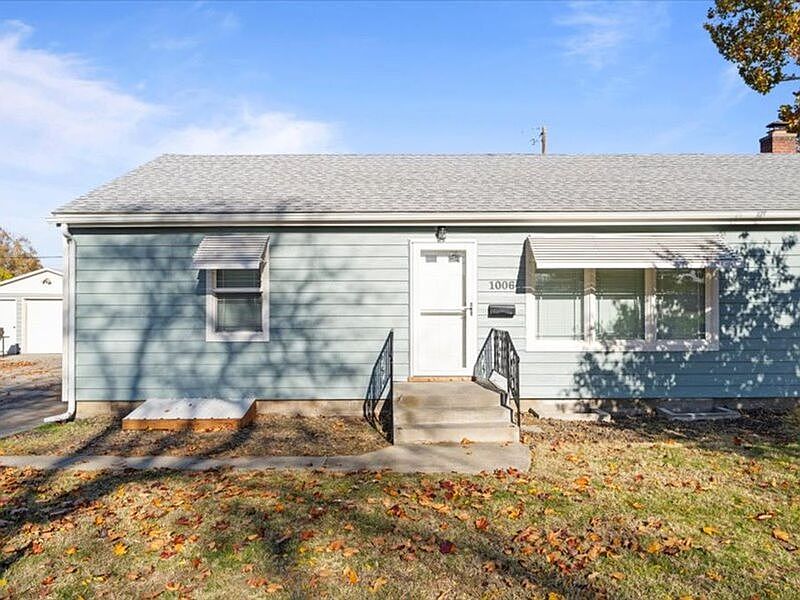 1st image of 1006 Van Giesen St