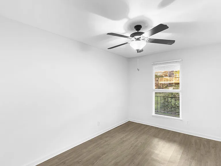 Glen Iris Place — Photo 23
