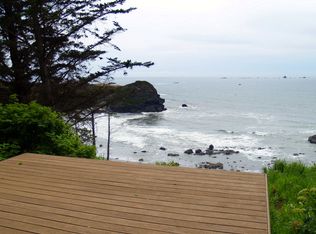 31638 Spruce Dr, Gold Beach, OR 97444