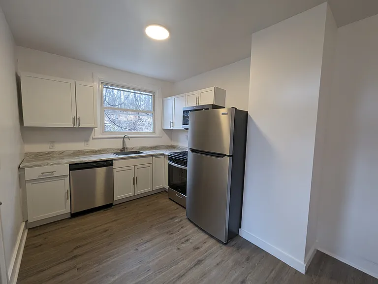 6649 Shetland St — Photo 3