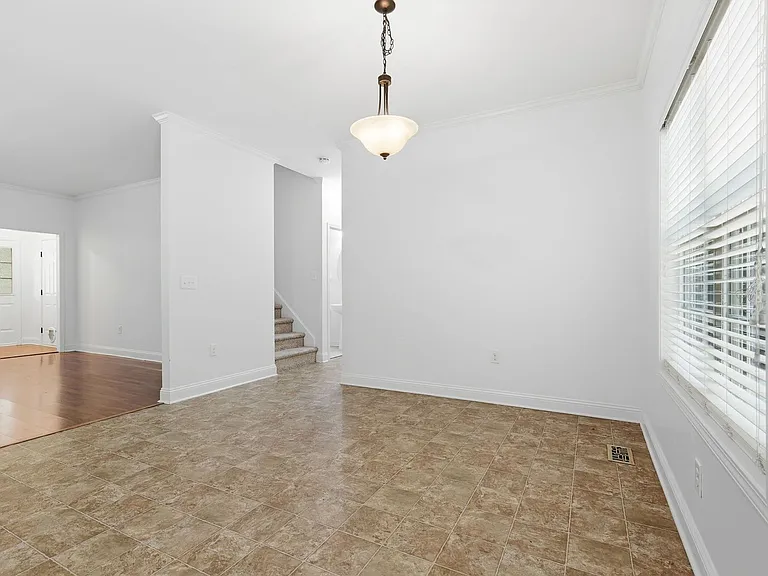 80 Valor Cir — Photo 10