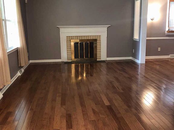 4th image of 20 Burnett Dr