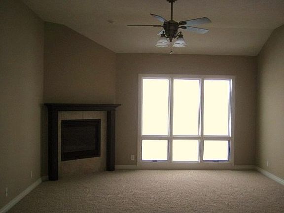 4th image of 6120 S 195th St
