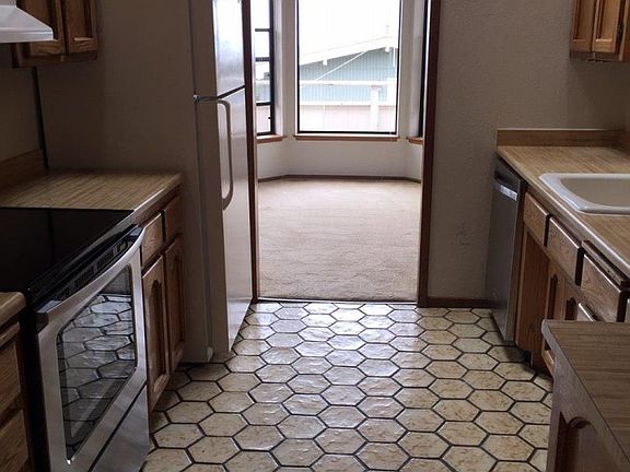 2nd image of 327 Park Dr
