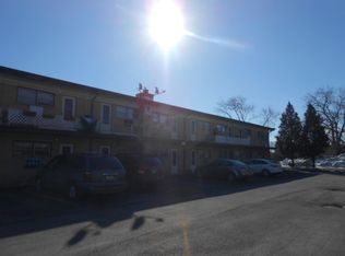 35 King Arthur Ct APT 12, Melrose Park, IL 60164