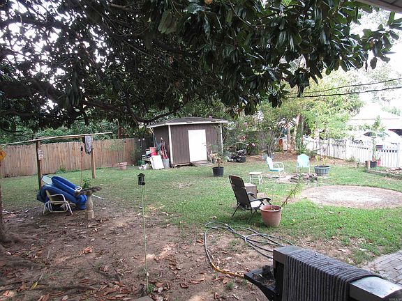 4th image of 12 Broadmoor Dr