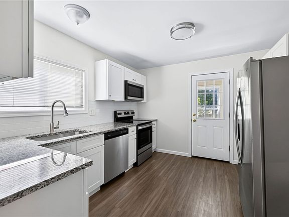 5th image of 17 Heather St