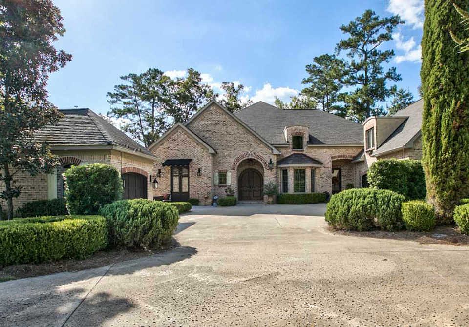 1st image of 2911 Royal Isle Dr