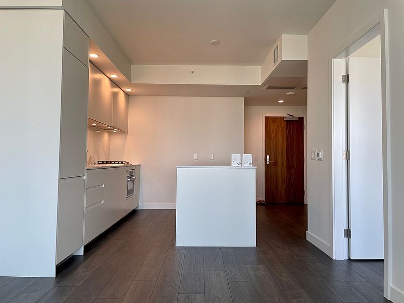 Burnaby Apartment for rent - 1 Bedroom — photo 5