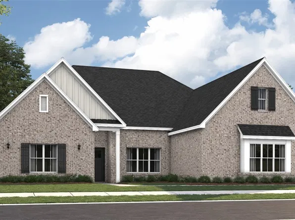1431 Hidden Lakes Dr, Opelika, AL 36801