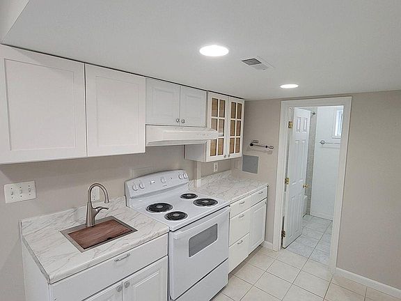 2nd image of 1740 N Culpeper St #B
