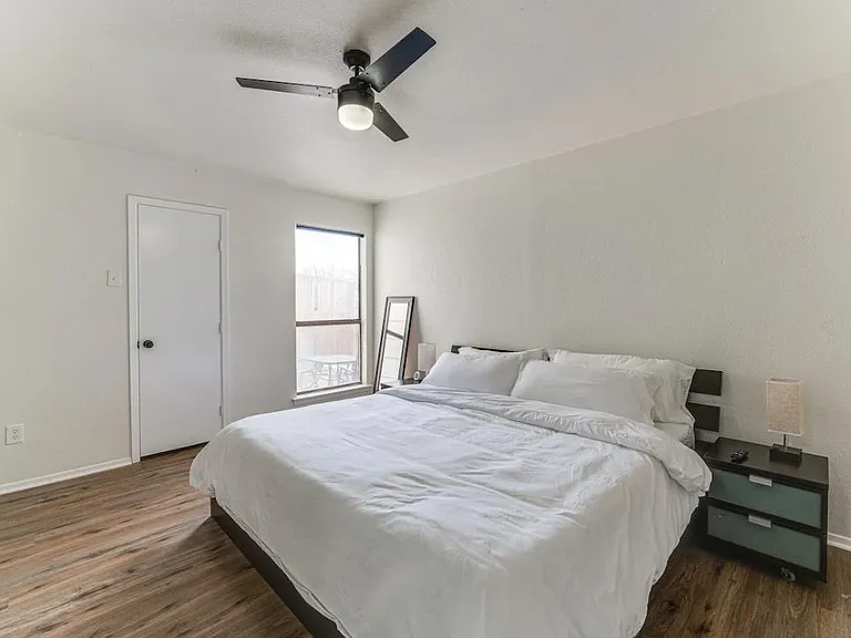 2912 Pegasus Dr — Photo 15
