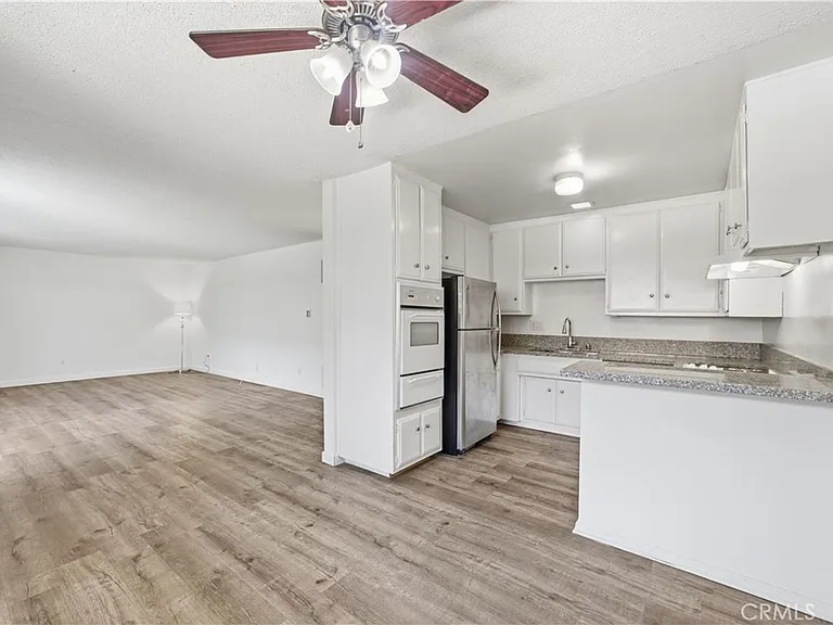 5168 Yarmouth Ave #5 — Photo 6