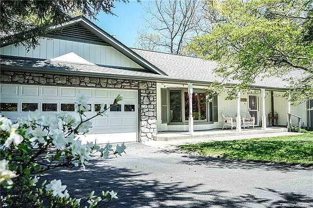 1st image of 43 E Park Dr