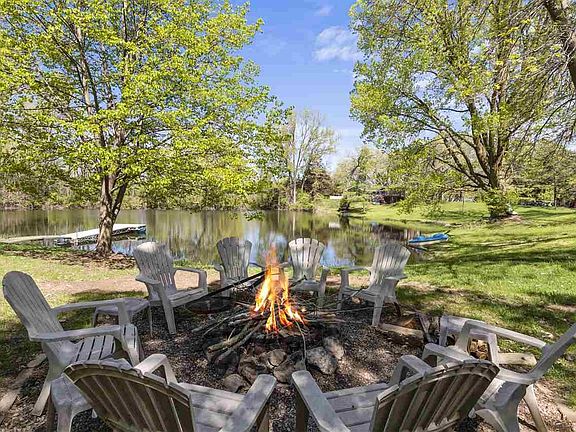 Firepit overlooking pond!