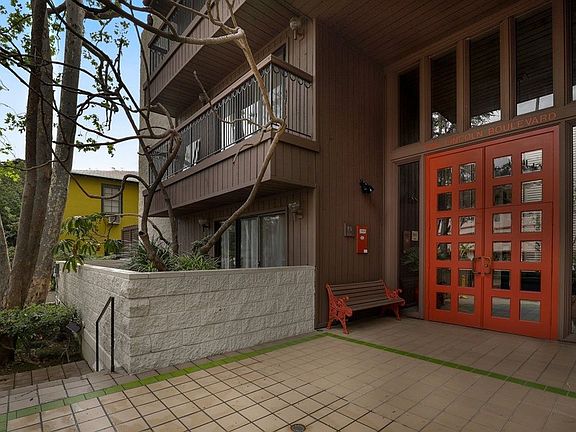 5th image of 848 Lincoln Blvd APT A