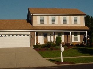 10S461 Dunham Dr, Downers Grove, IL 60516